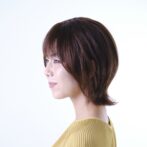 女性の横顔 ウィッグ