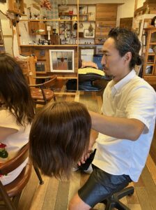 美容室でウィッグカット