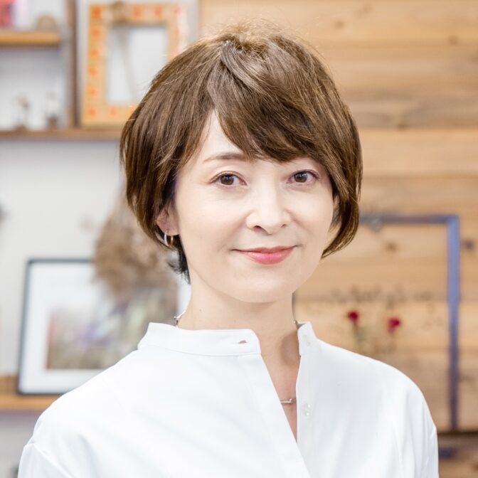 人毛100％なのに手が届く。医療用ウィッグの新定番。 | 髪を着る